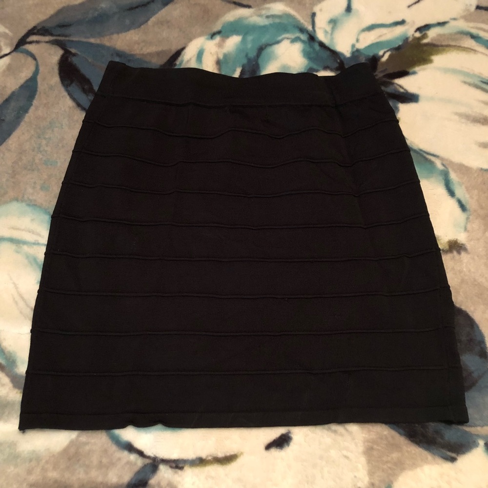 Black stretchy skirt